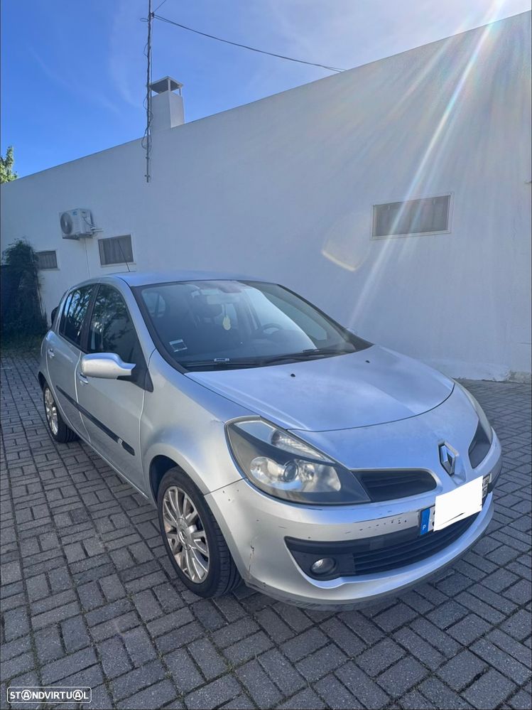 Renault Clio 1.4 16V Dynamique Luxe - 4