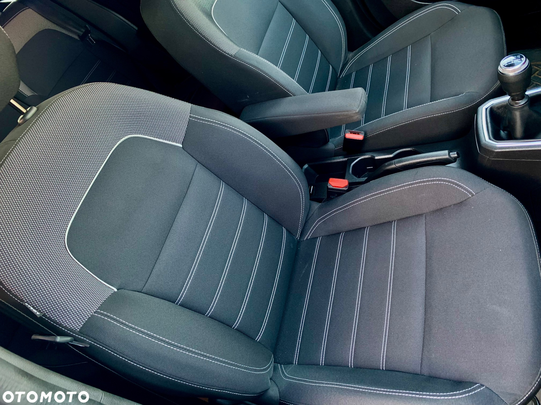 Dacia Sandero 1.0 TCe Laureate S&S - 28