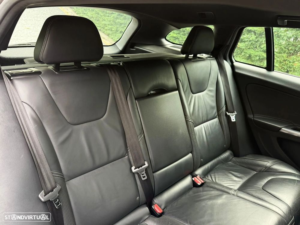Volvo V60 D6 Twin Engine Geartronic RDesign - 26