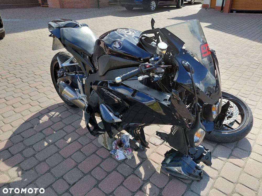 Honda CBR - 7