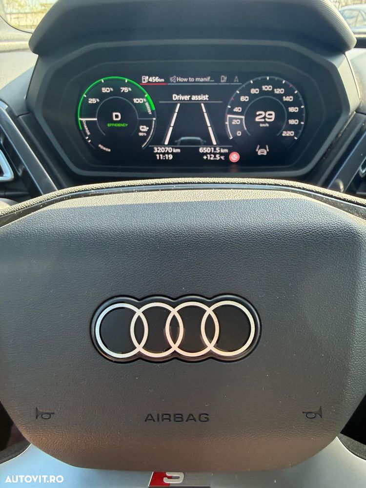 Audi Q4 50 quattro - 9