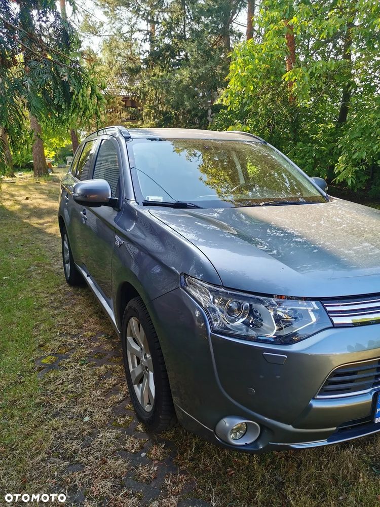 Mitsubishi Outlander 2.0 4WD Plus - 2