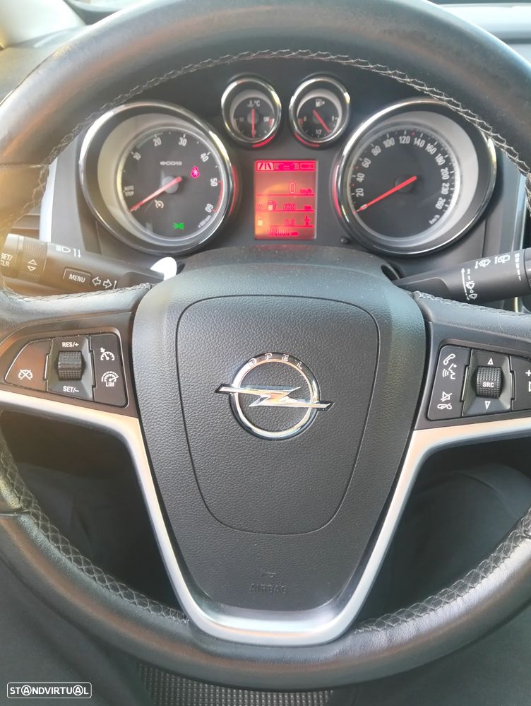 Opel Astra Sports Tourer - 8