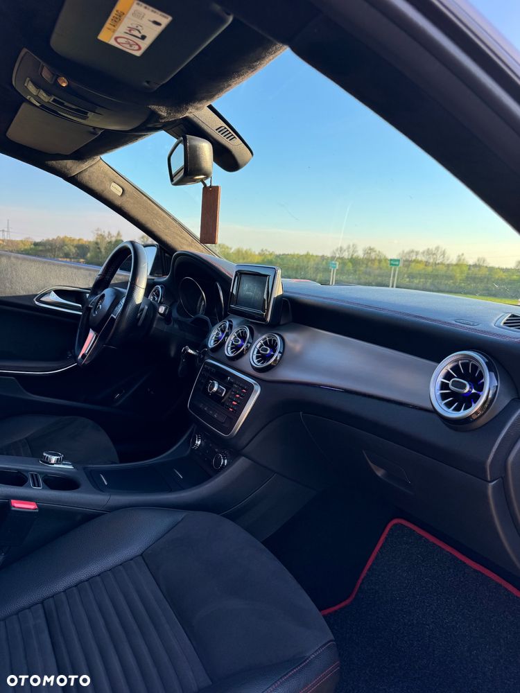 Mercedes-Benz CLA 220 d 7G-DCT AMG Line - 23