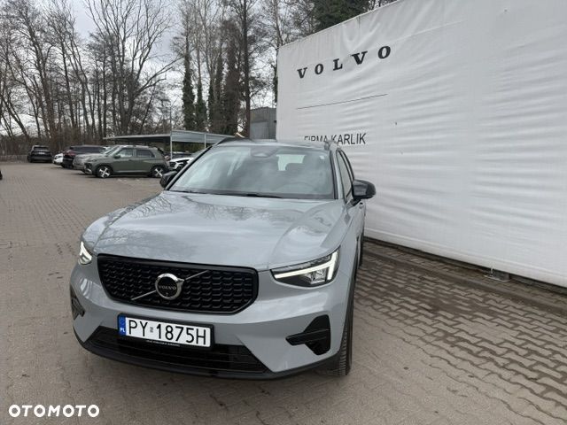 Volvo XC 40 B3 Plus Dark - 2
