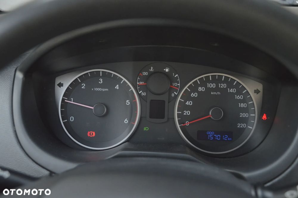 Hyundai i20 - 24