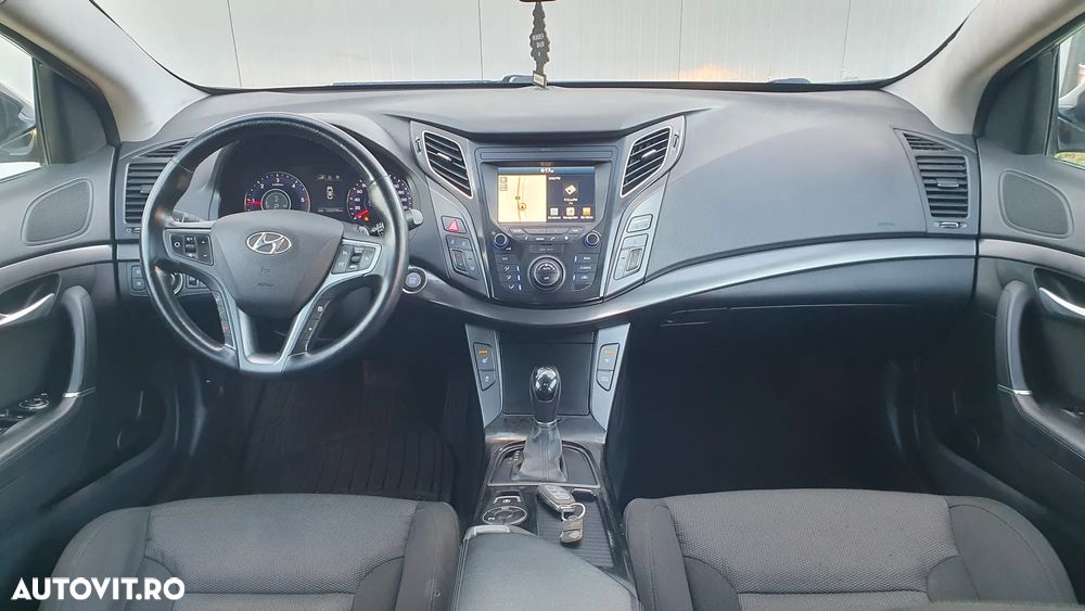 Hyundai i40 Kombi 1.7 CRDi DCT Premium - 9