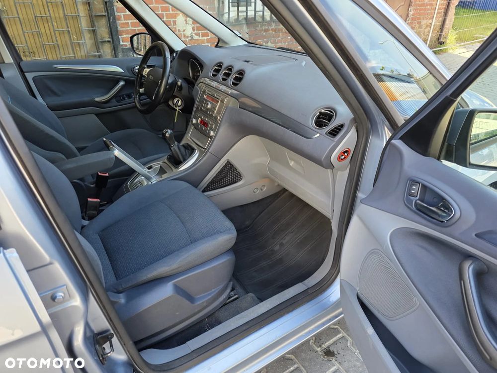 Ford Galaxy 2.0 Ambiente - 14