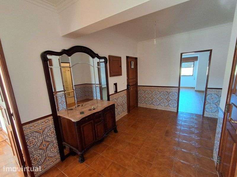 Vende-se apartamento T2 em Queluz - Monte Abraão - Grande imagem: 2/12