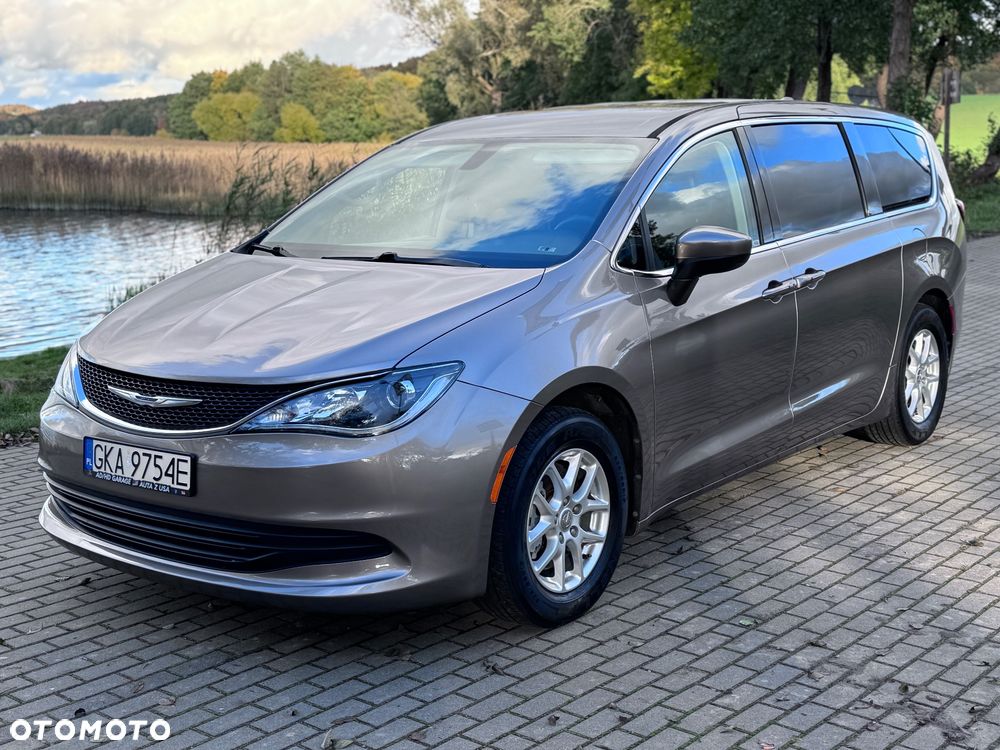 Chrysler Pacifica - 12