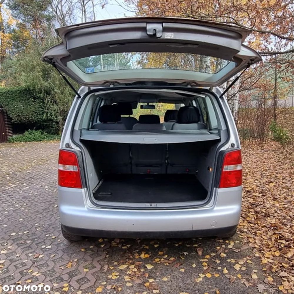 Volkswagen Touran - 2