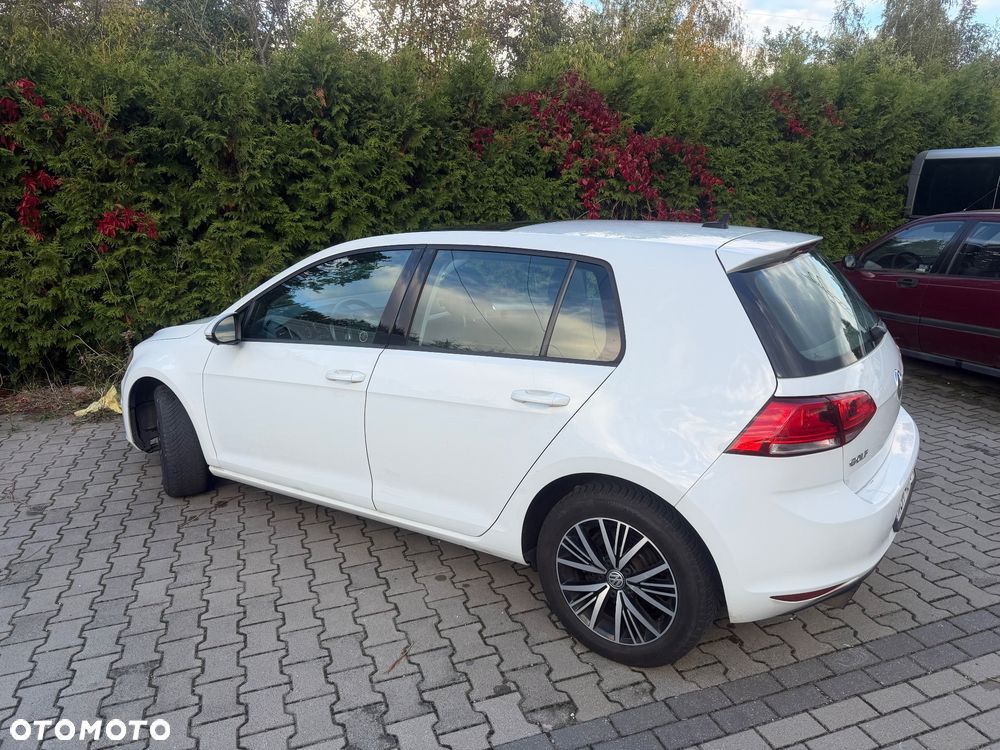 Volkswagen Golf - 6