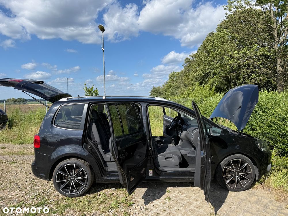 Volkswagen Touran 1.4 TSI STYLE - 21