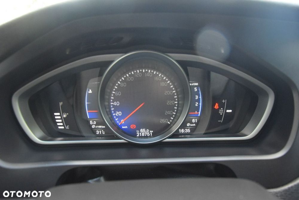 Volvo V40 D2 Kinetic - 36