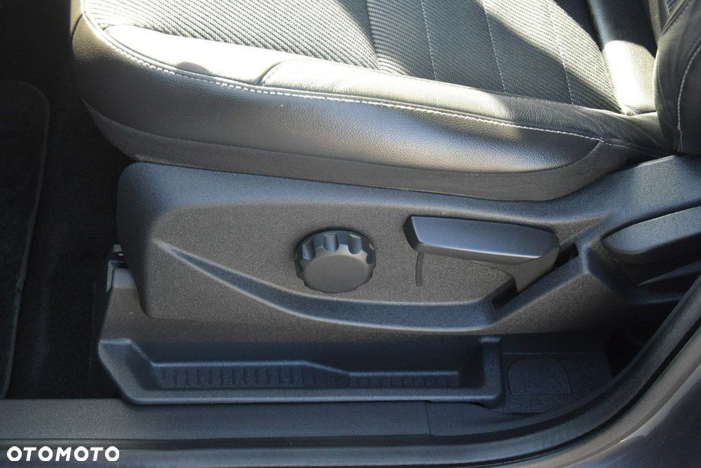 Ford Kuga 2.0 TDCi 4WD Titanium - 25