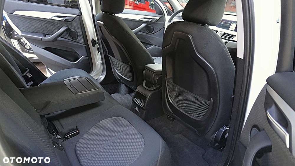 BMW X1 sDrive18i GPF - 14