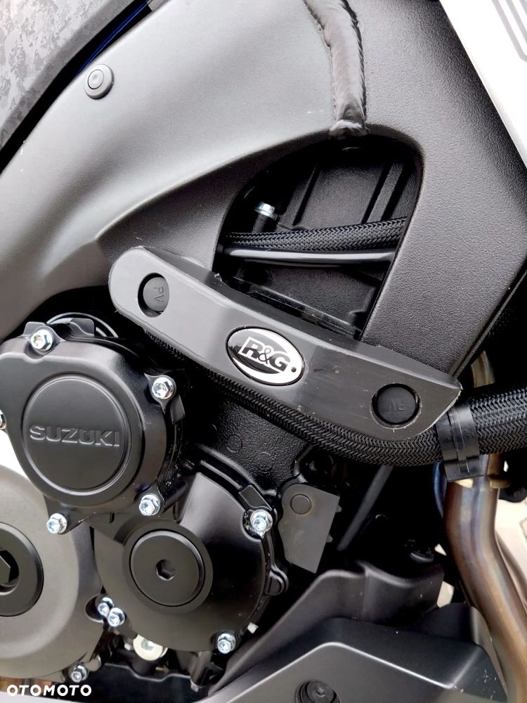 Suzuki GSX - 9
