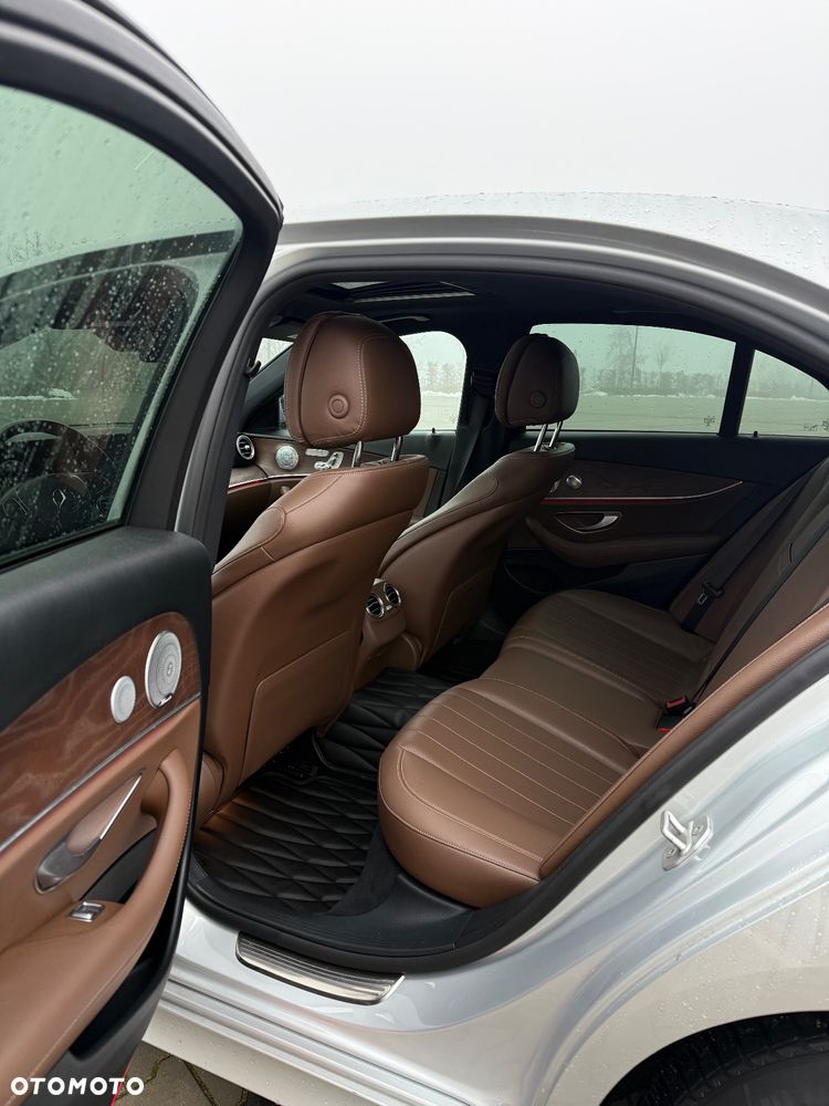 Mercedes-Benz Klasa E 300 9G-TRONIC Exclusive - 8