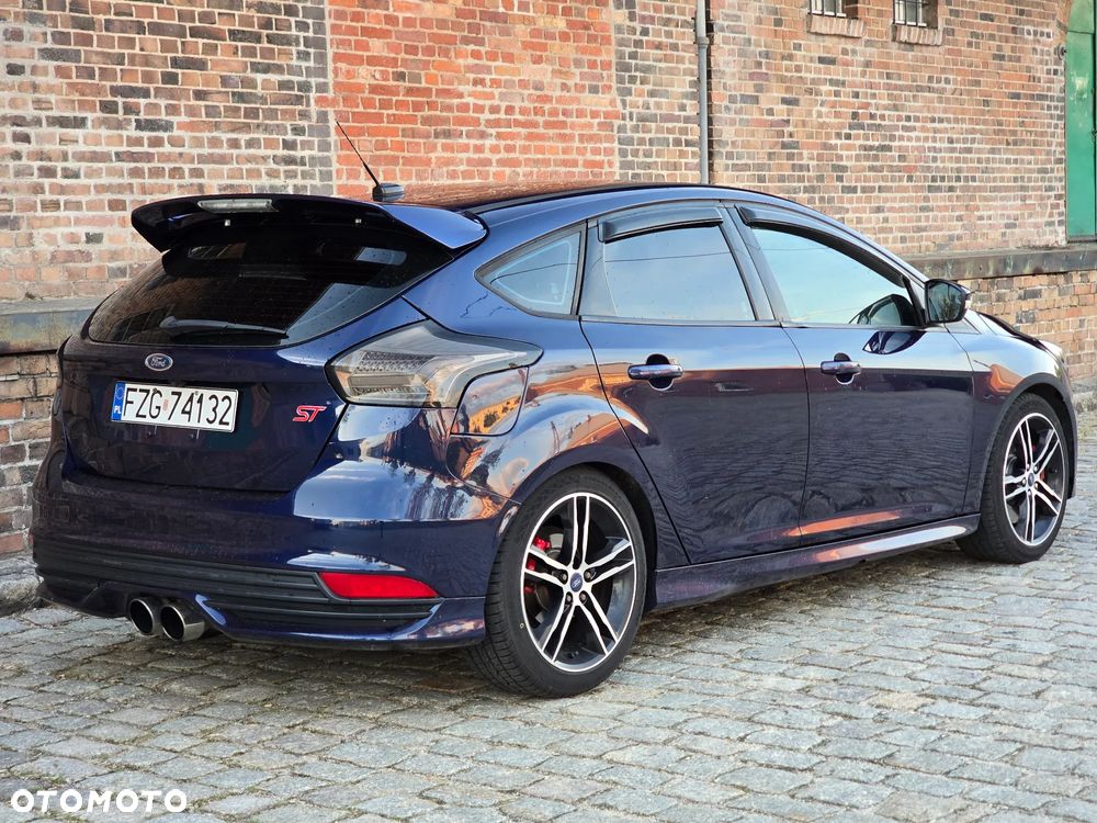 Ford Focus 2.0 EcoBoost ST - 9