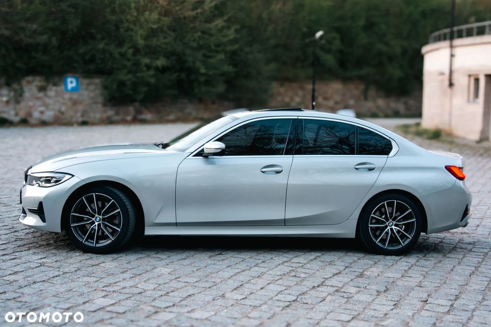 BMW Seria 3 330i Sport Line sport - 4
