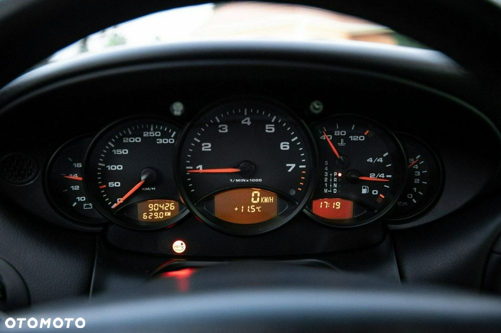 Porsche 911 - 25