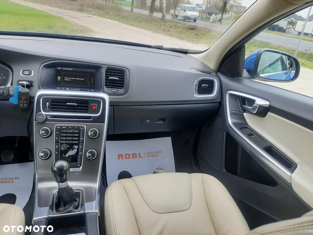 Volvo V60 D4 Business Edition - 22