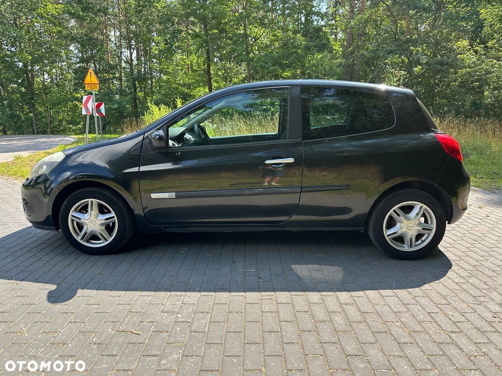 Renault Clio 1.2 16V 75 Yahoo - 4