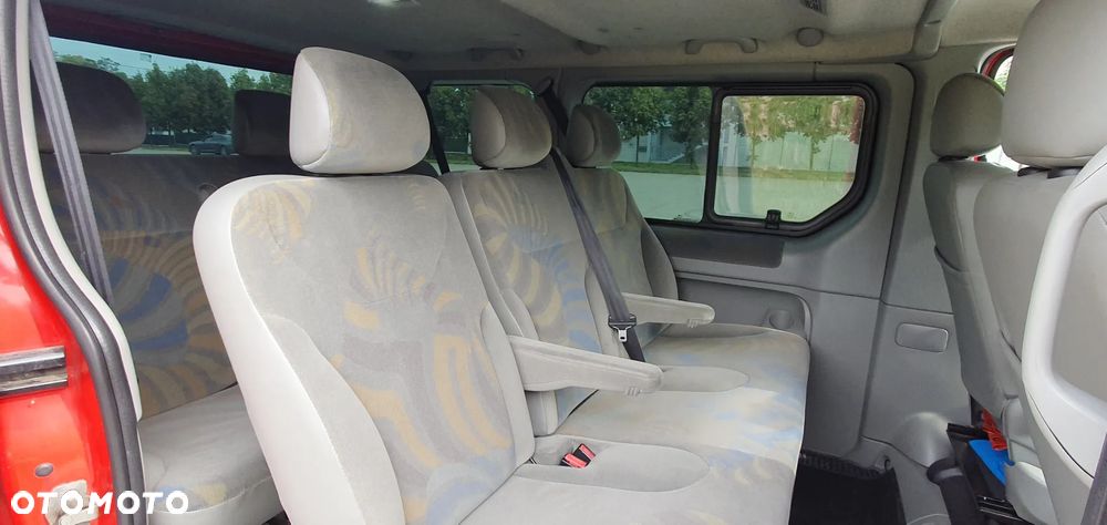 Renault Trafic Passenger Expression - 10