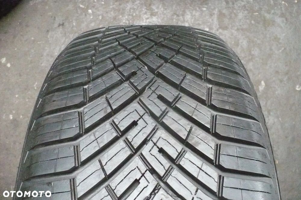 CONTINENTAL AllSeasonContact 2 215/50R17 7mm 2024