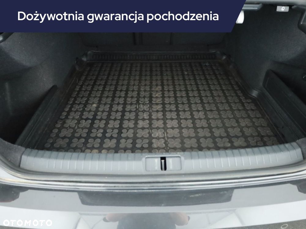 Volkswagen Passat - 13