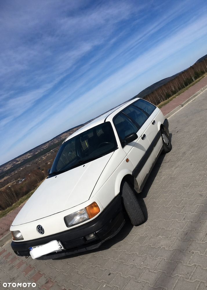 Volkswagen Passat - 1