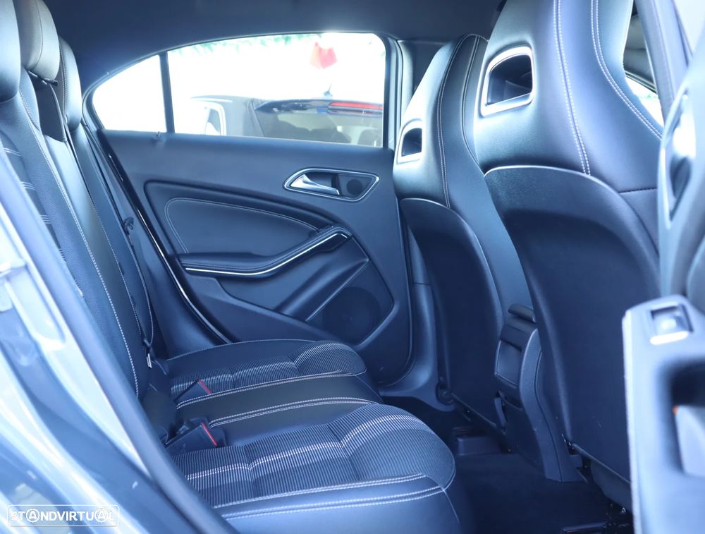 Mercedes-Benz A 180 d Urban - 17