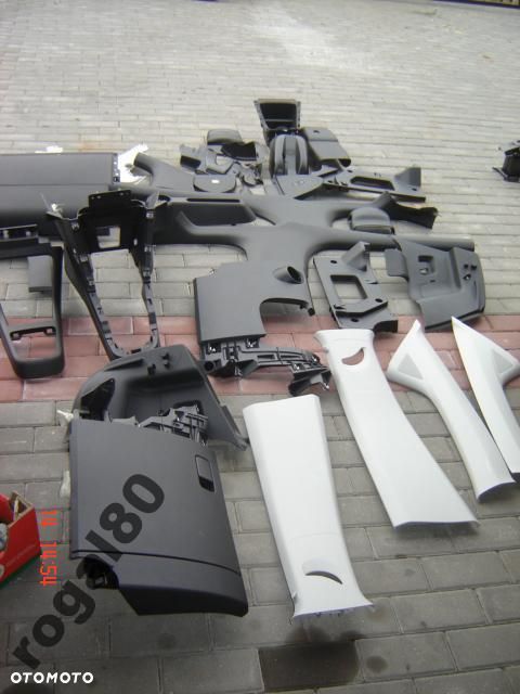 VW UP PLASTIKI WNĘTRZA ORYGINAŁ - 1