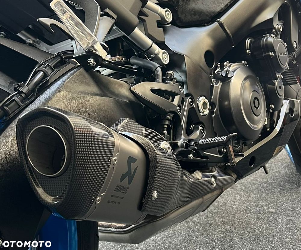 Suzuki GSX 1000 - 9
