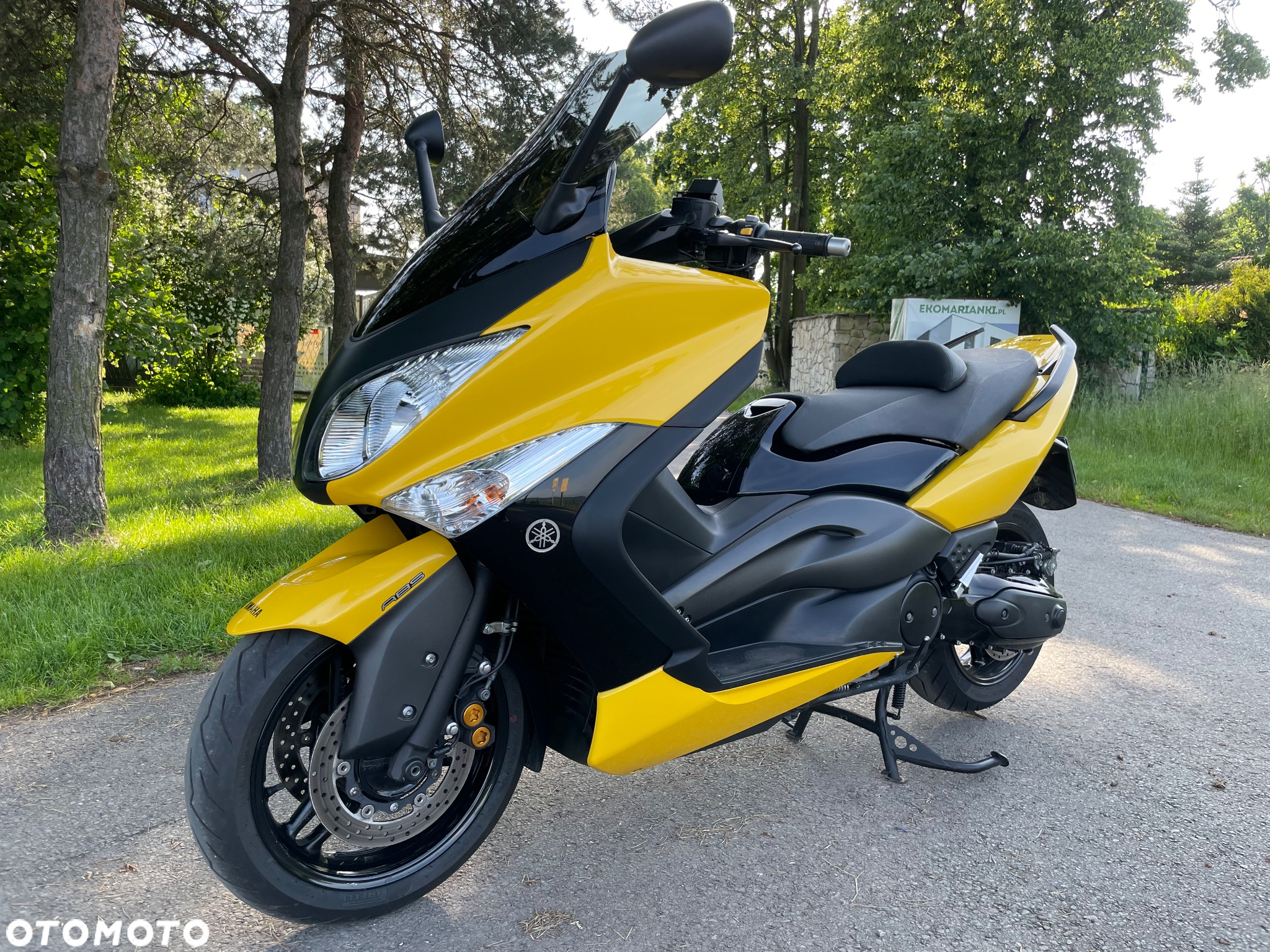 Yamaha Tmax - 25
