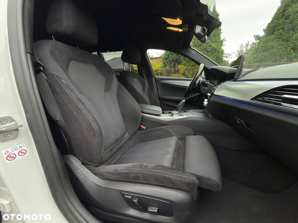 BMW Seria 5 520d xDrive M Sport Edition - 14