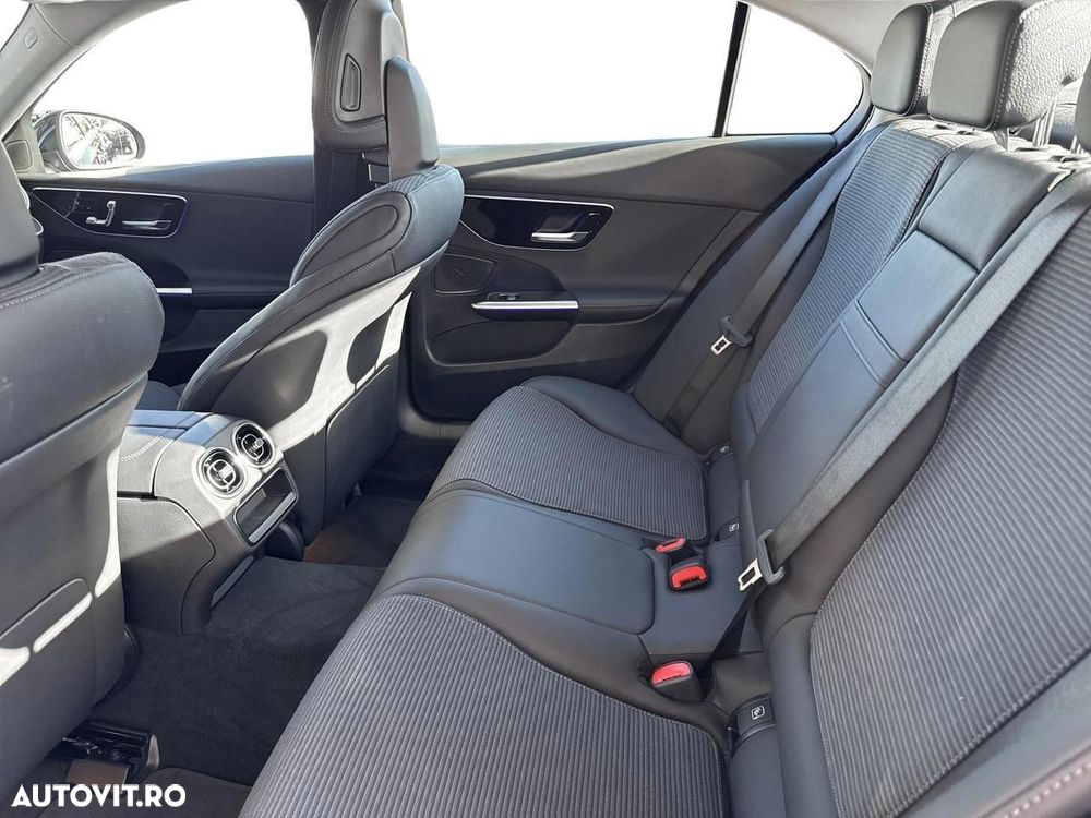 Mercedes-Benz C - 10