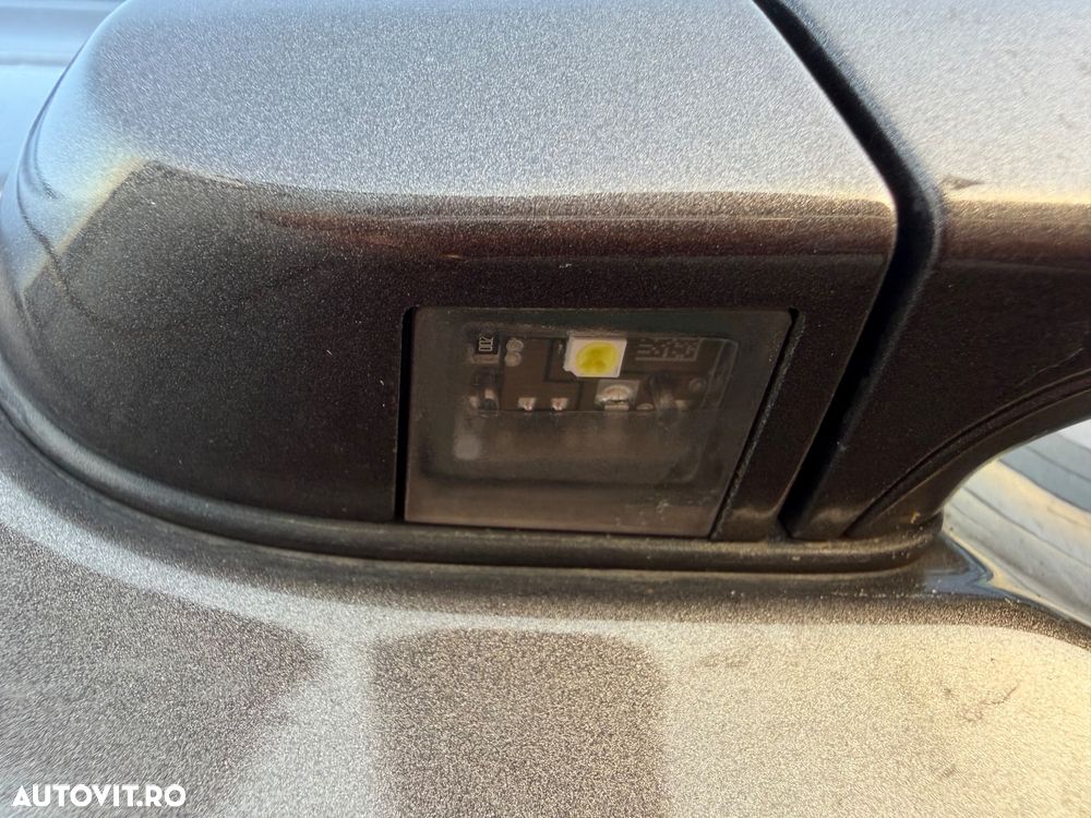 BMW Seria 3 320d DPF M Sport Edition - 32