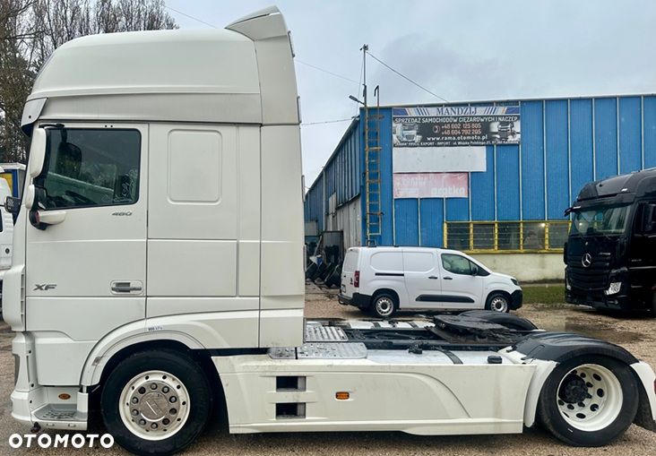 DAF XF480 SUPER SPACE CAB AUTOMAT STANDKLIMA LODÓWKA FULLSPOJLERY SKÓRA FULLLED 2xALUTANK ALUFELGI KLIMA WEBASTO LOW DECK MEGA EURO 6 2018r ŁADNY - 5