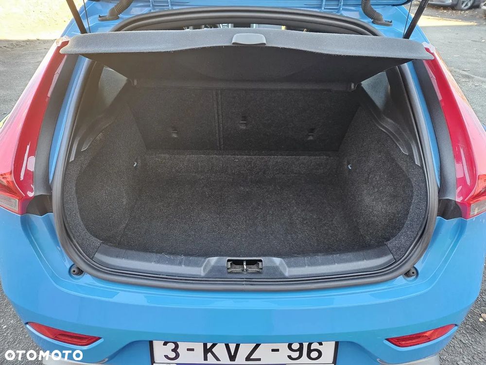 Volvo V40 D2 R-Design - 25