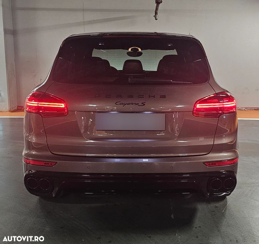 Porsche Cayenne S Diesel Platinum Edition - 7