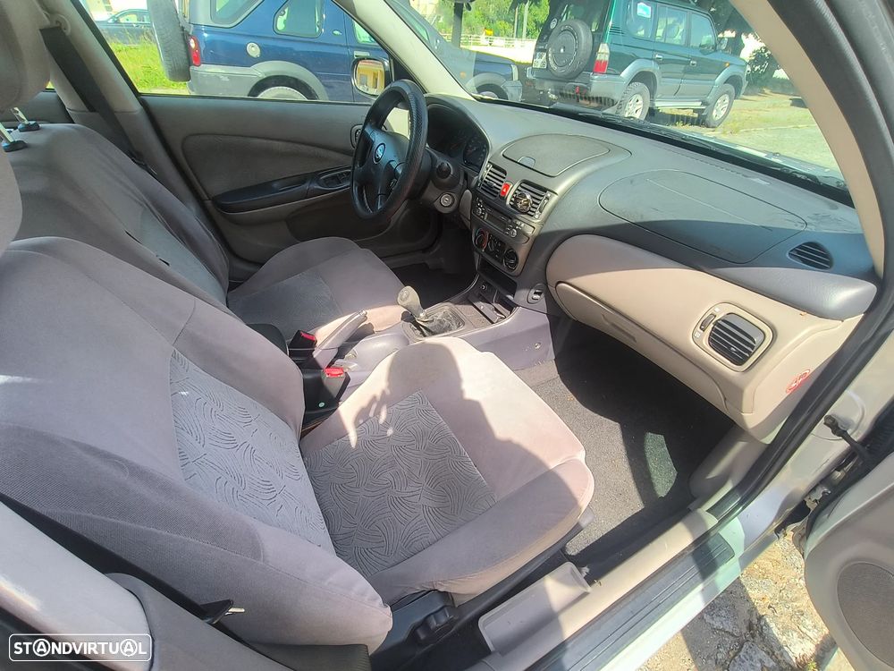 Nissan Almera 1.5 Comfort ABS+AC - 6