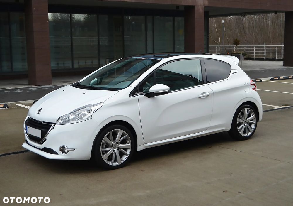 Peugeot 208 - 32