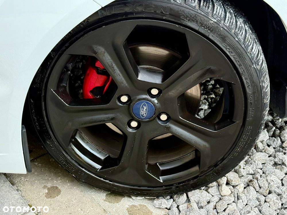 Ford Fiesta 1.6 EcoBoost ST - 16