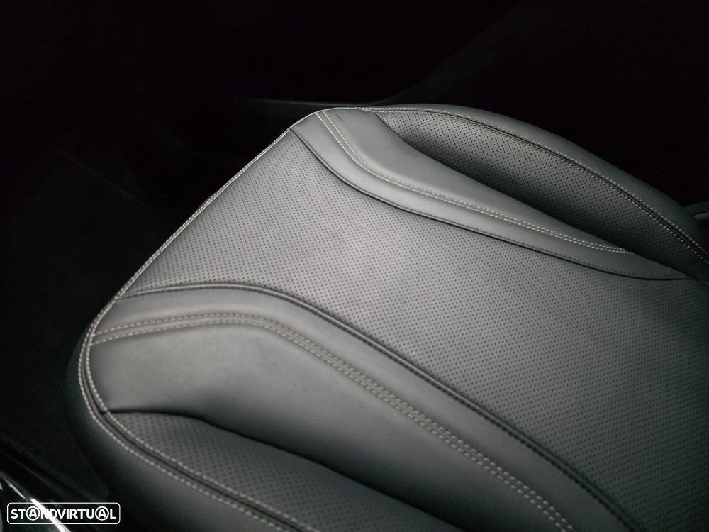 Ford Mustang Mach-E 75.7 kWh Base - 14