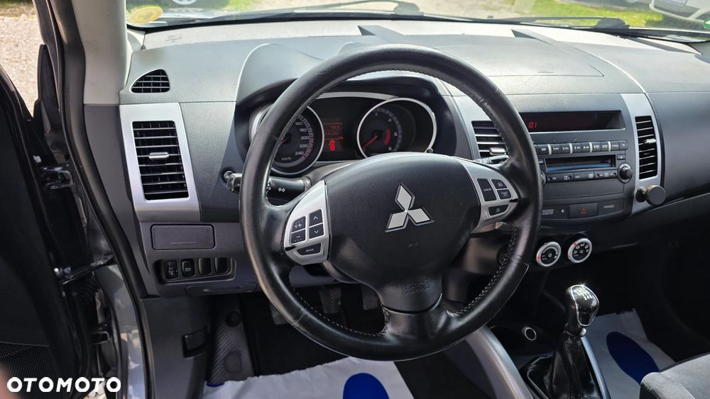 Mitsubishi Outlander 2.0 DI-D 4WD Inform - 15