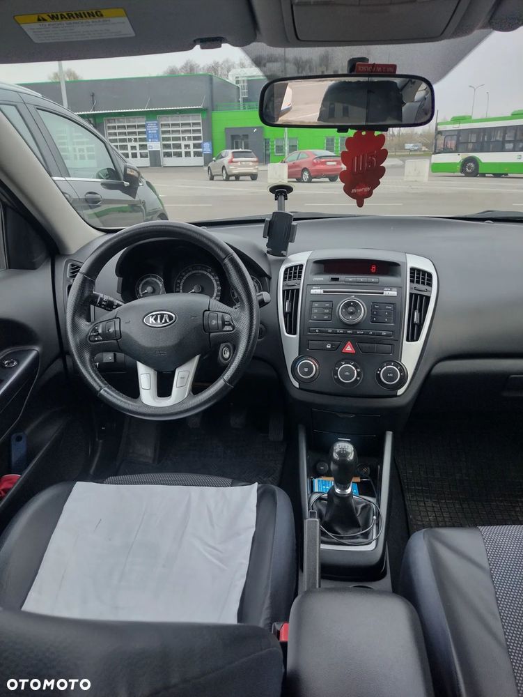 Kia Ceed 1.6 Comfort + - 11