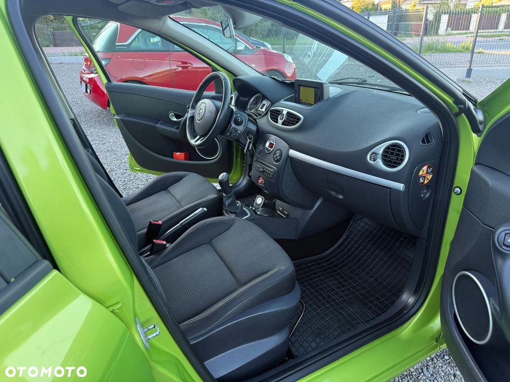 Renault Clio - 22