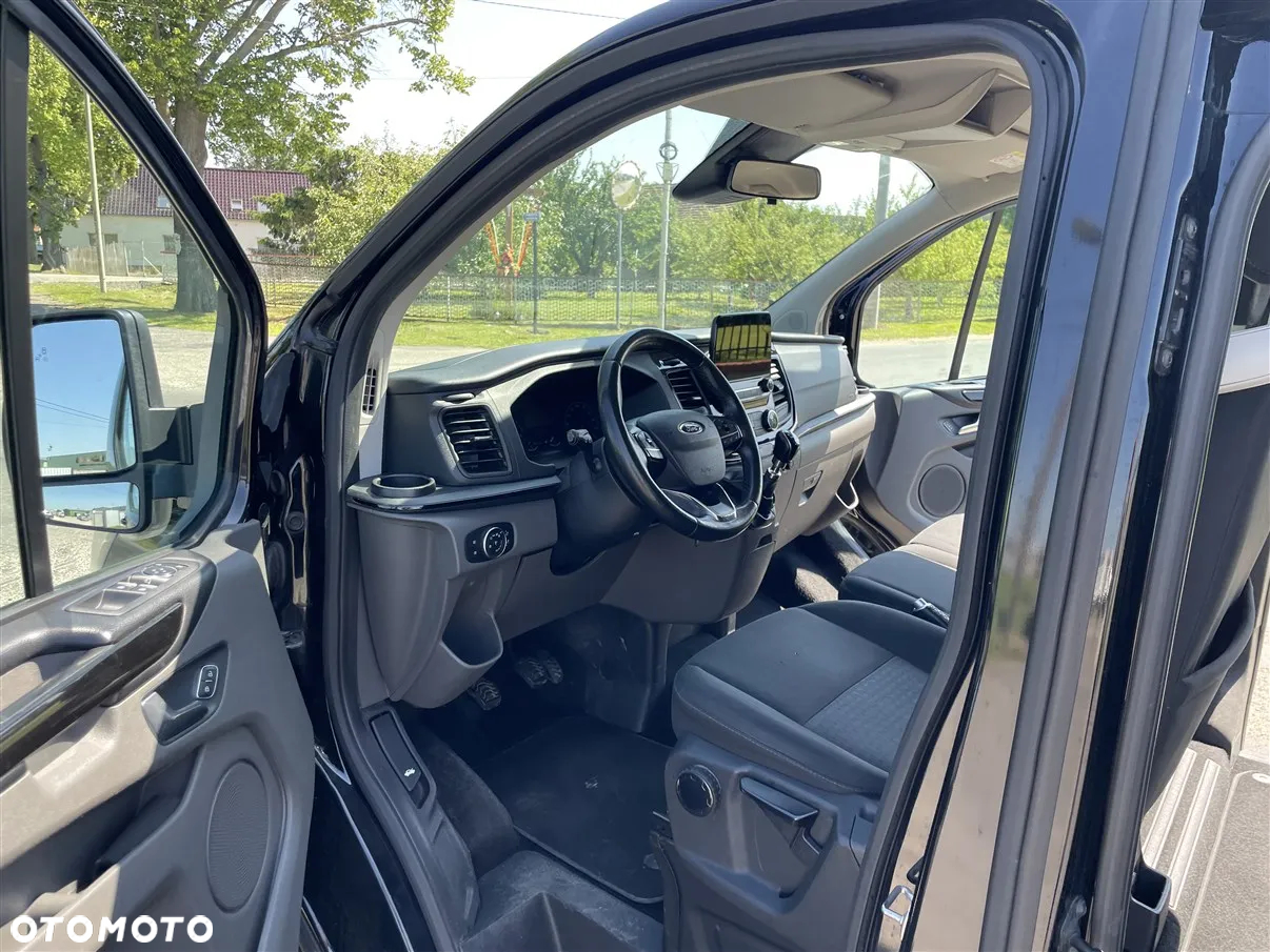 Ford Tourneo Custom - 21