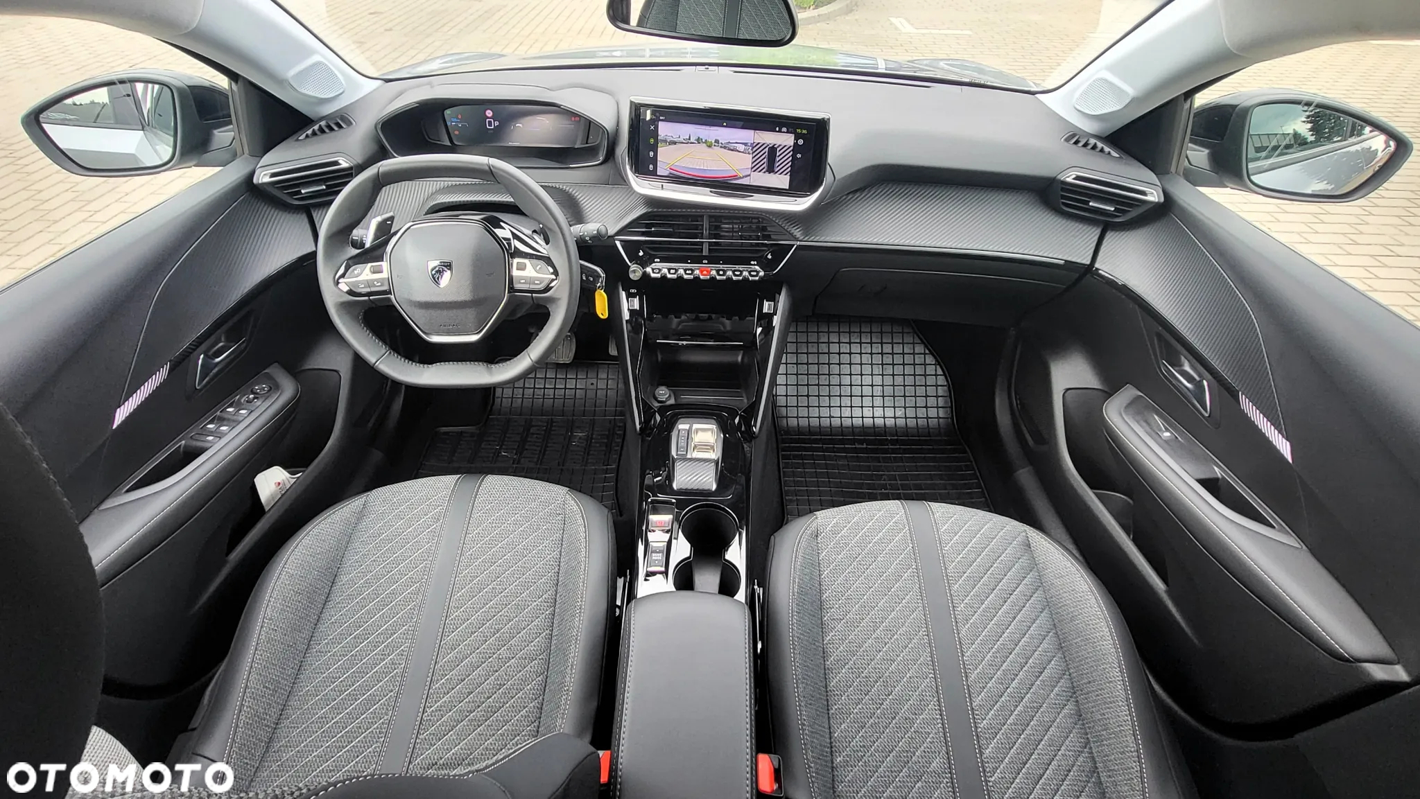 Peugeot 208 1.2 mHEV Allure - 24